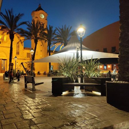 Apartamento Plaza De La Iglesia Deltebre Luaran gambar