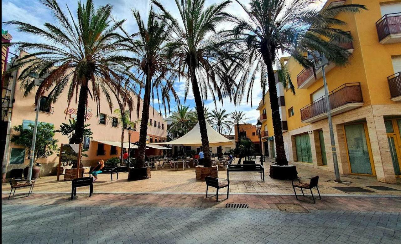 Apartamento Plaza De La Iglesia Deltebre Luaran gambar