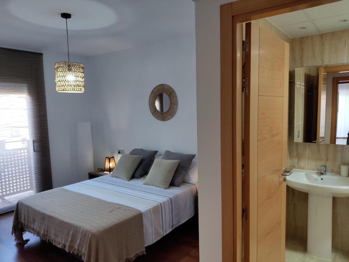 Apartamento Plaza De La Iglesia Deltebre Luaran gambar