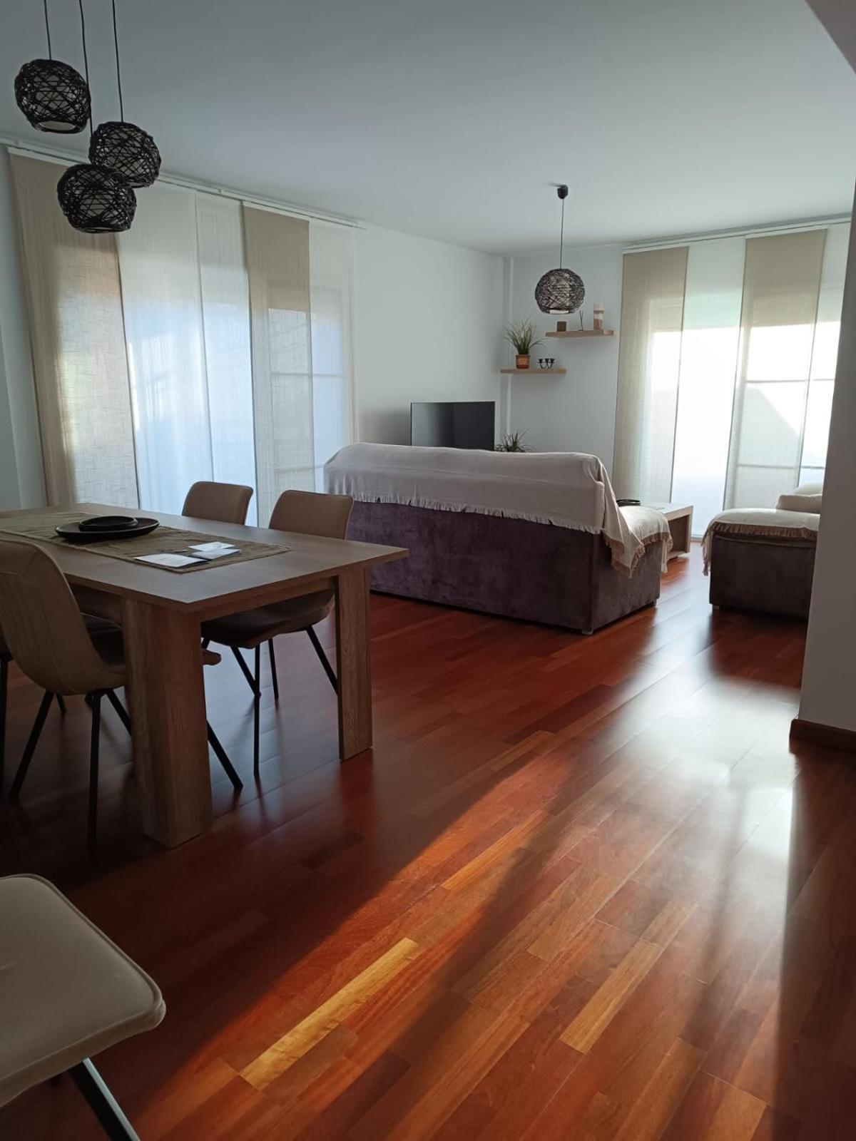 Apartamento Plaza De La Iglesia Deltebre Luaran gambar