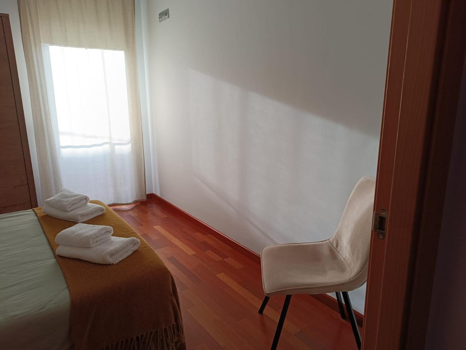 Apartamento Plaza De La Iglesia Deltebre Luaran gambar